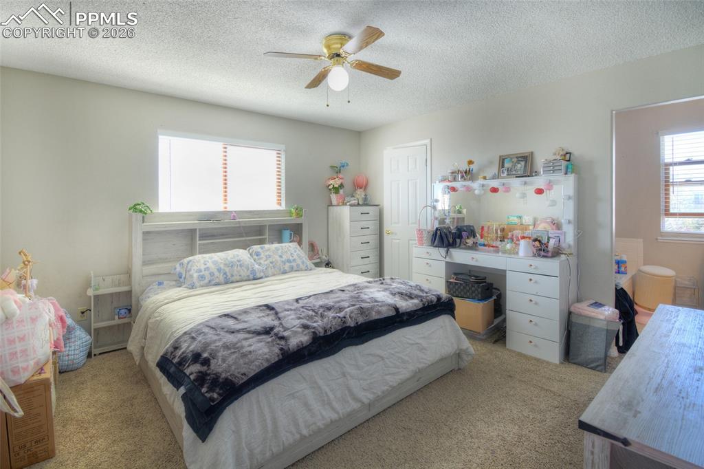 Image 7 of 16: Bedroom