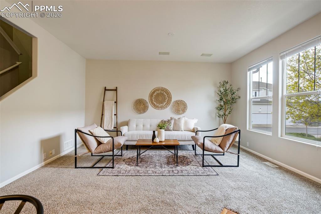 Image 5 of 31: Living Room