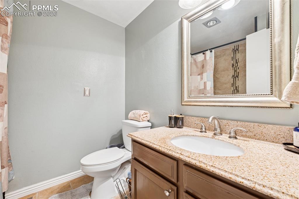 Image 16 of 31: Bathroom