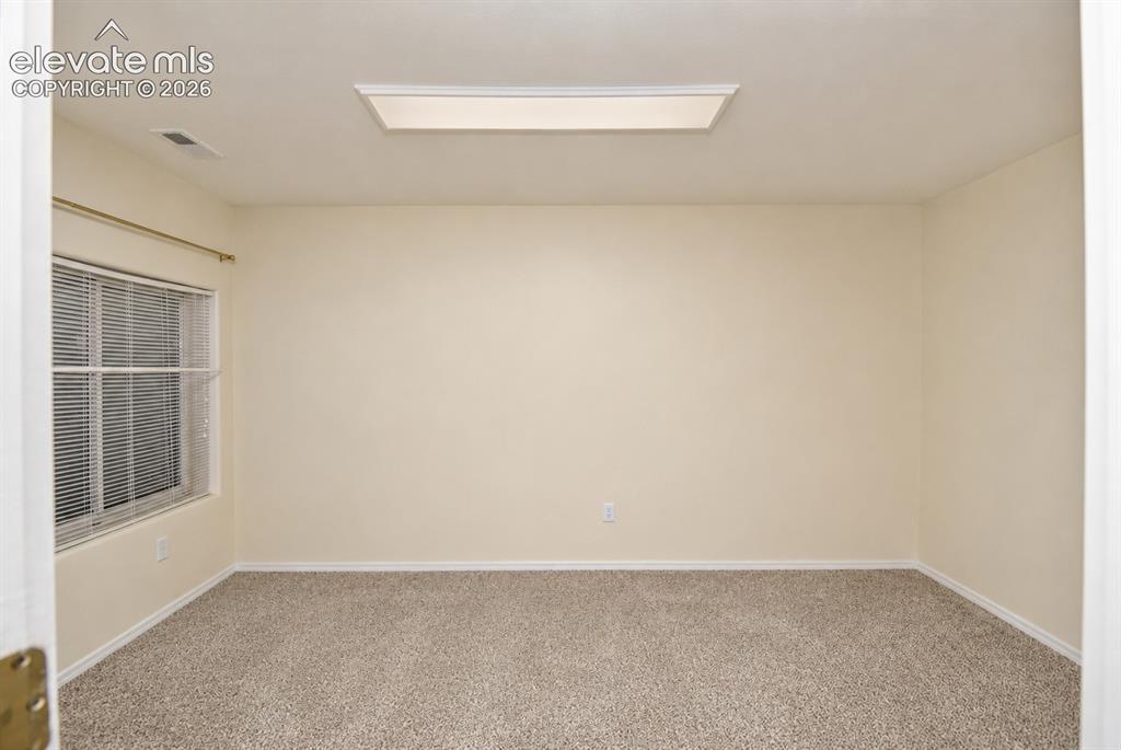 Image 29 of 36: Bedroom