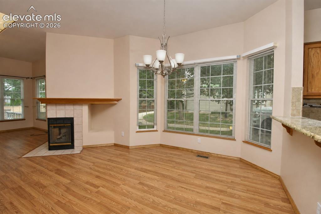 Image 9 of 36: Dining Area