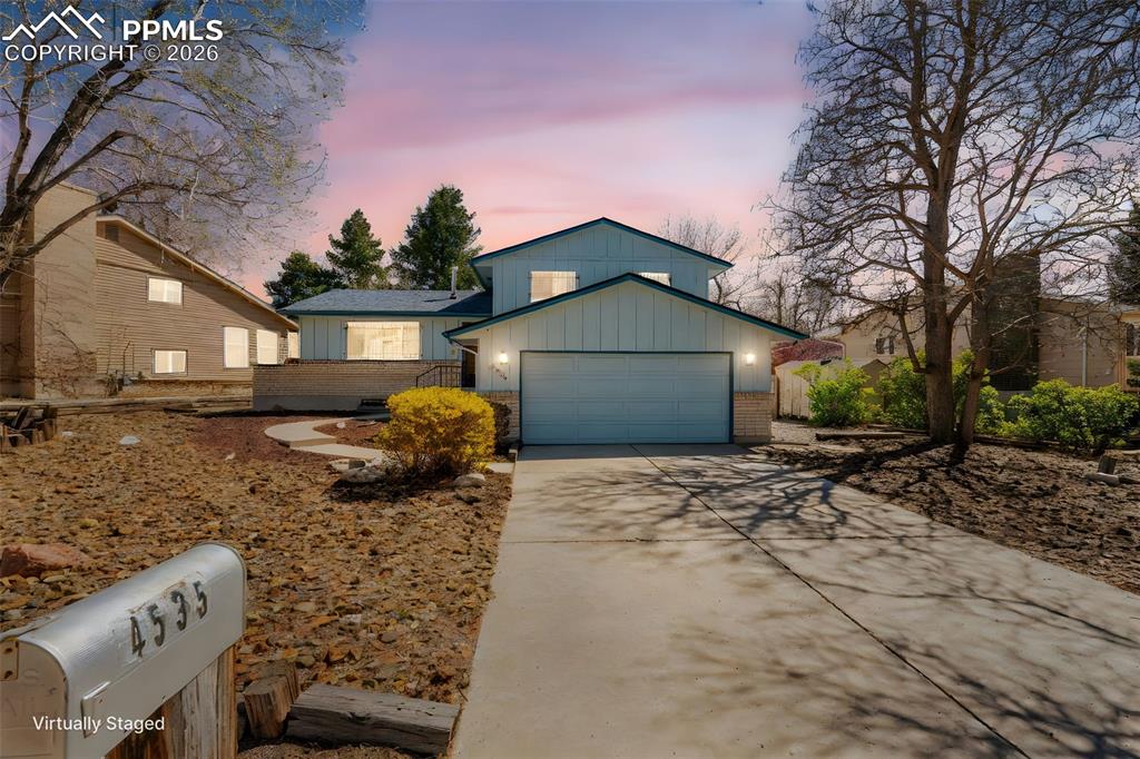 Image 44 of 47: Yard