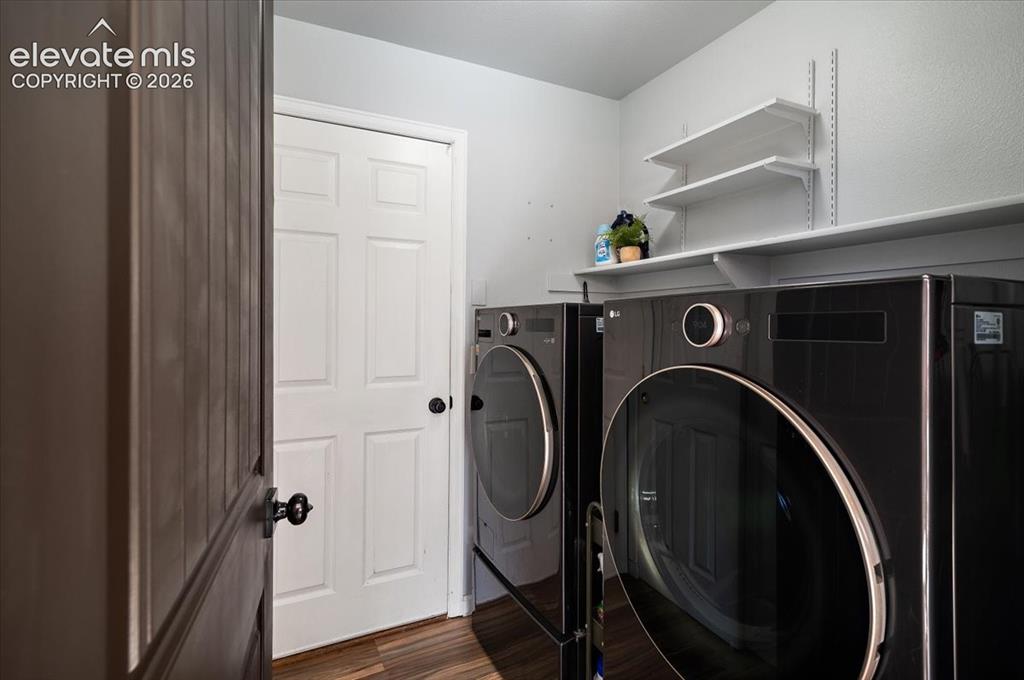 Image 18 of 25: Main Floor Laundry