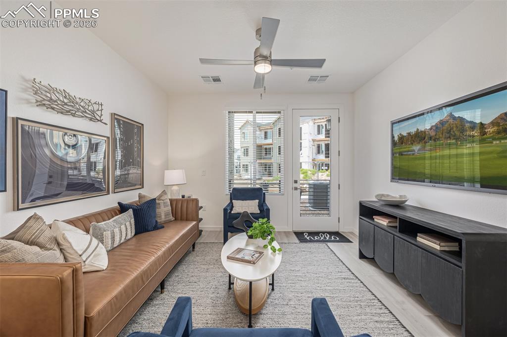 Image 4 of 27: Living Room