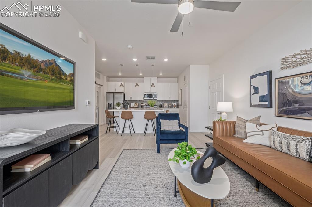 Image 5 of 27: Living Room