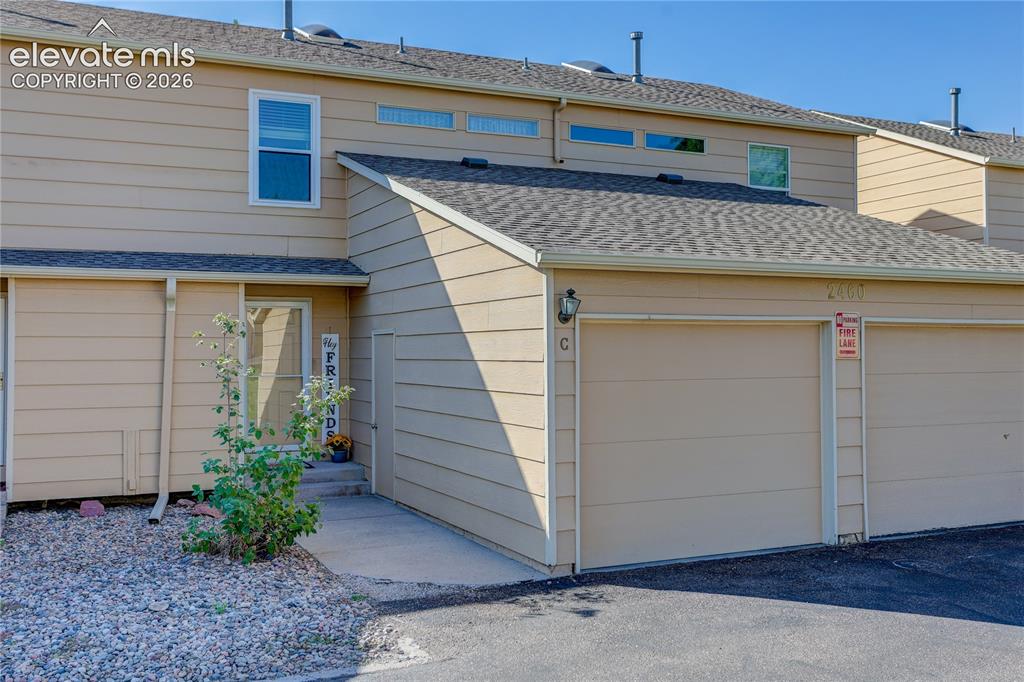 Image 1 of 20: Charming townhome