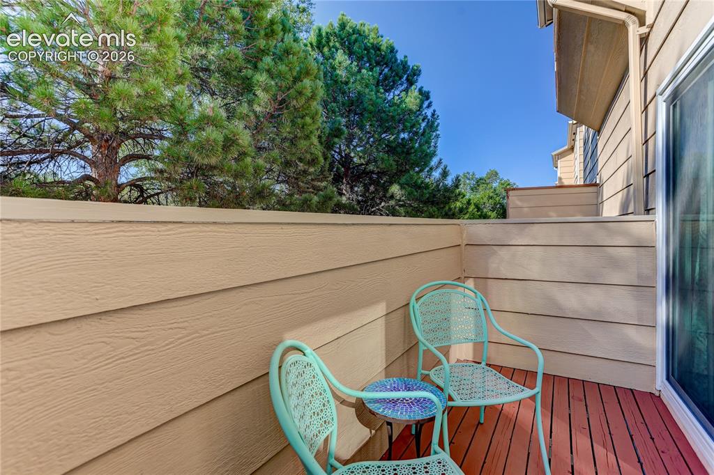 Image 4 of 20: Deck off of living room