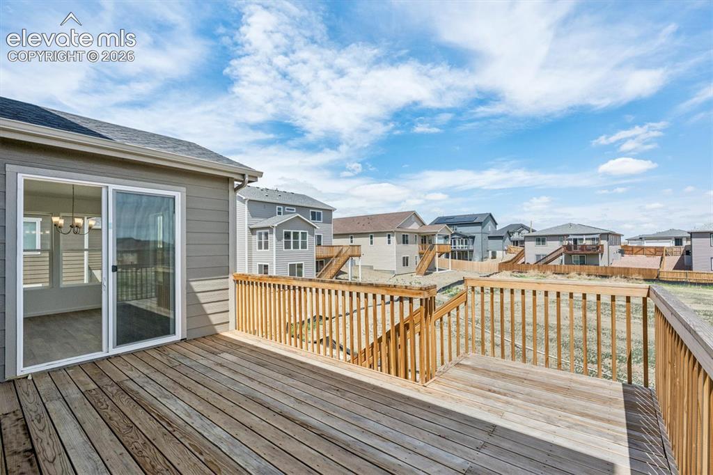 Image 20 of 24: Deck