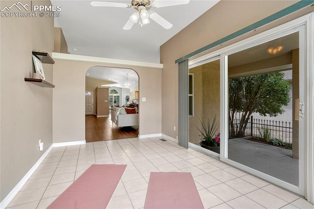 Image 16 of 38: Flex space would make a fantastic workout room, hobby room...
