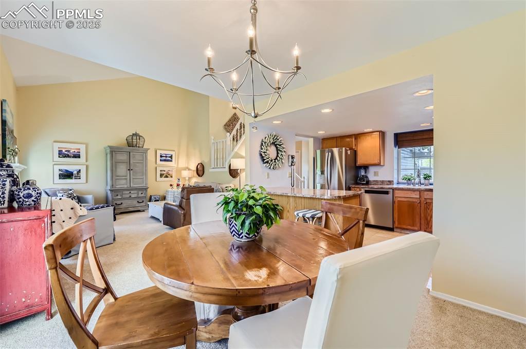 Image 11 of 23: Dining Area