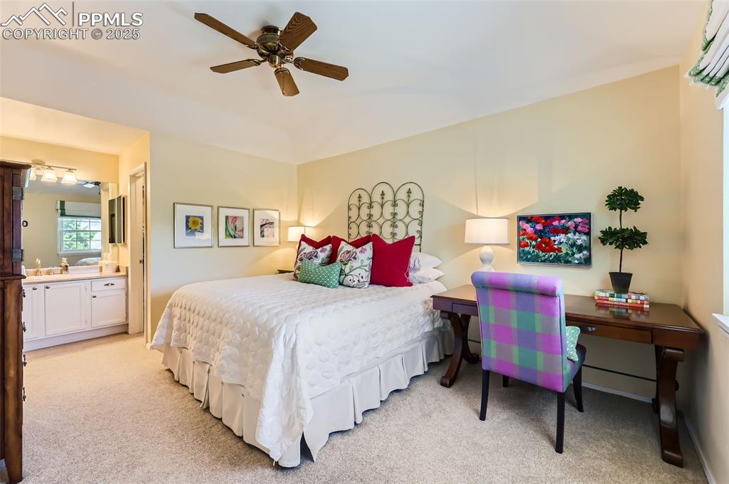Image 16 of 23: Bedroom