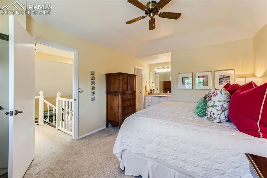 Image 17 of 23: Bedroom