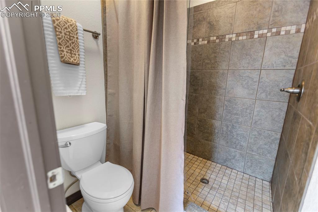 Image 16 of 28: Master Bathroom