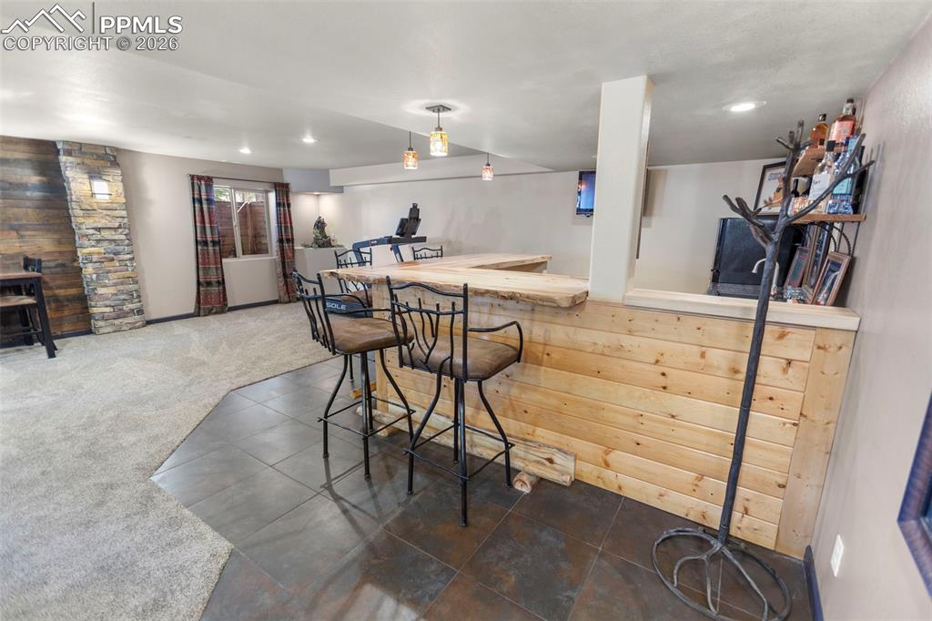 Image 20 of 28: Main Level Bed 2