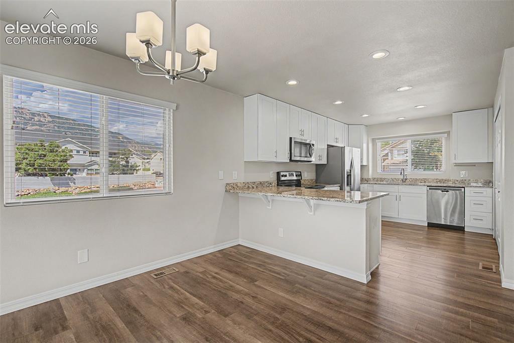 Image 11 of 41: Kitchen