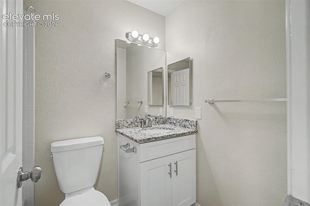 Image 17 of 41: Bathroom