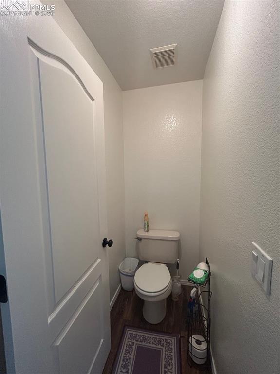 Image 23 of 30: Bathroom