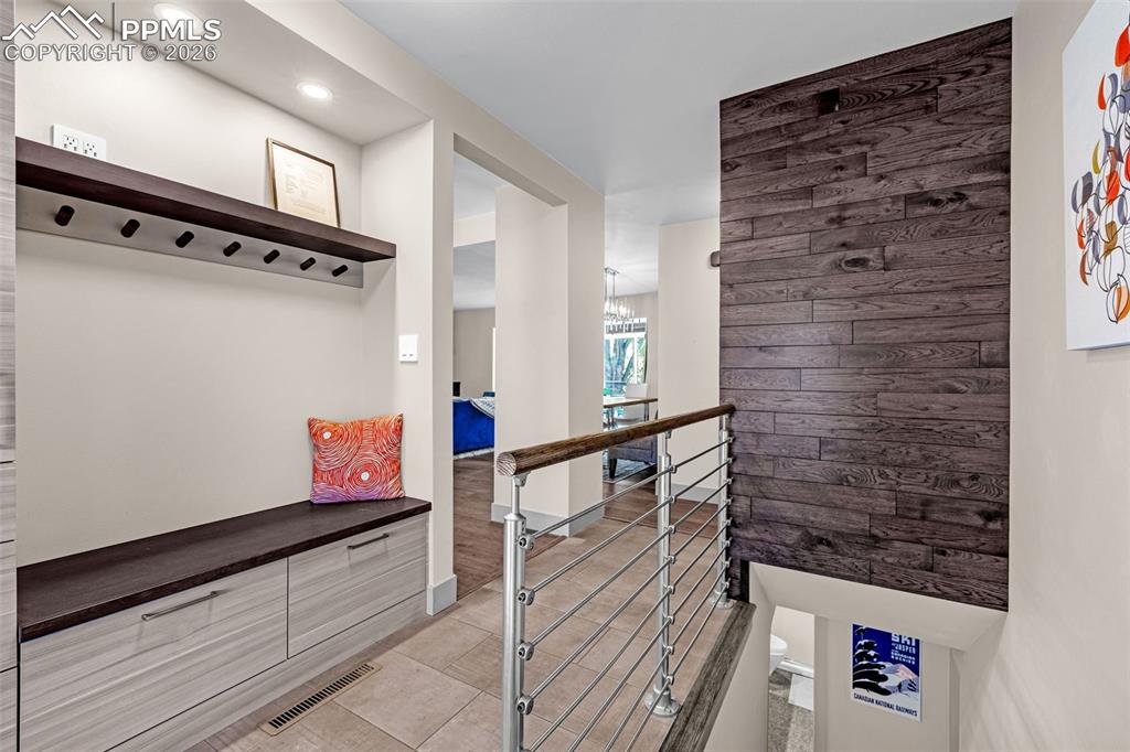 Image 6 of 50: Mud Room