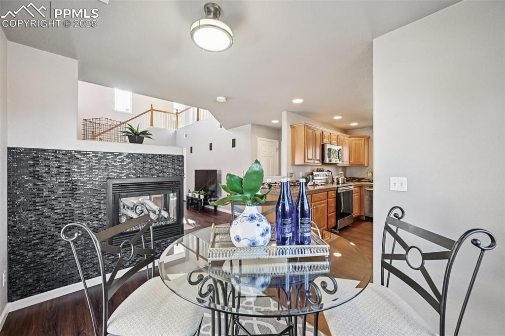 Image 15 of 38: Dining Area