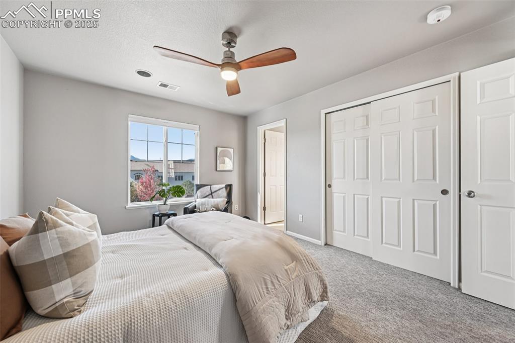 Image 18 of 38: Bedroom