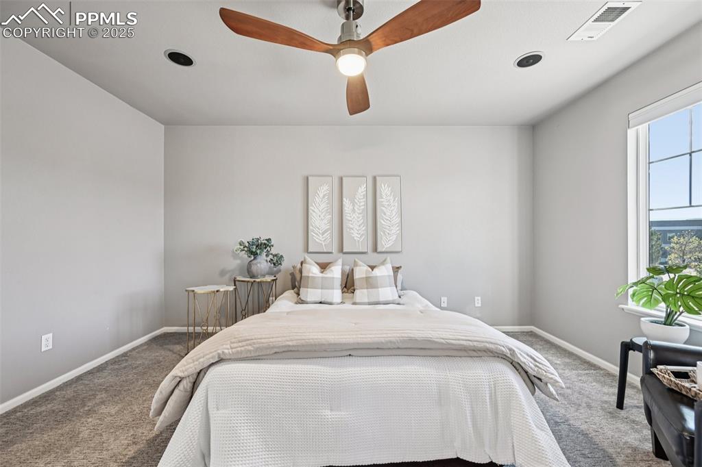 Image 19 of 38: Bedroom