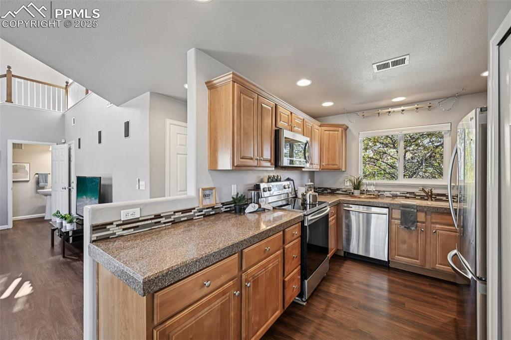 Image 8 of 38: Kitchen