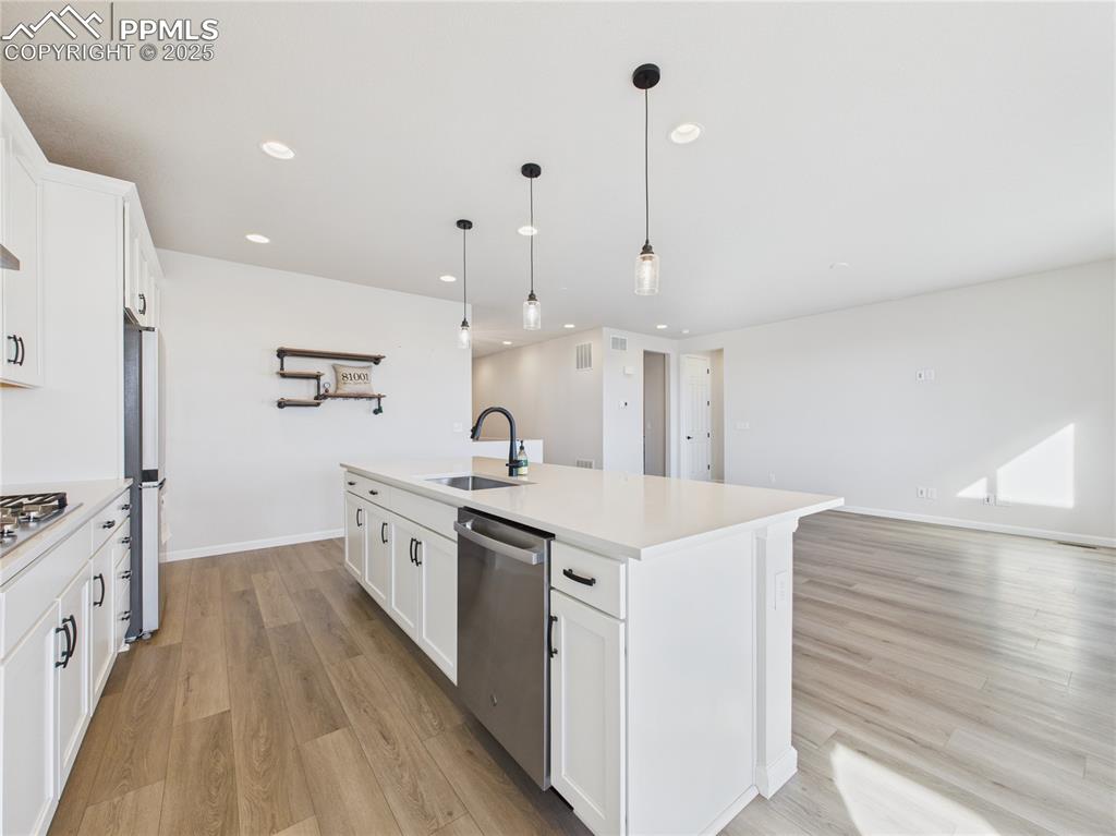 Image 19 of 48: Kitchen