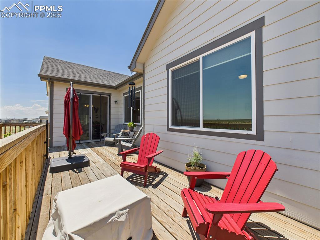 Image 44 of 48: Deck