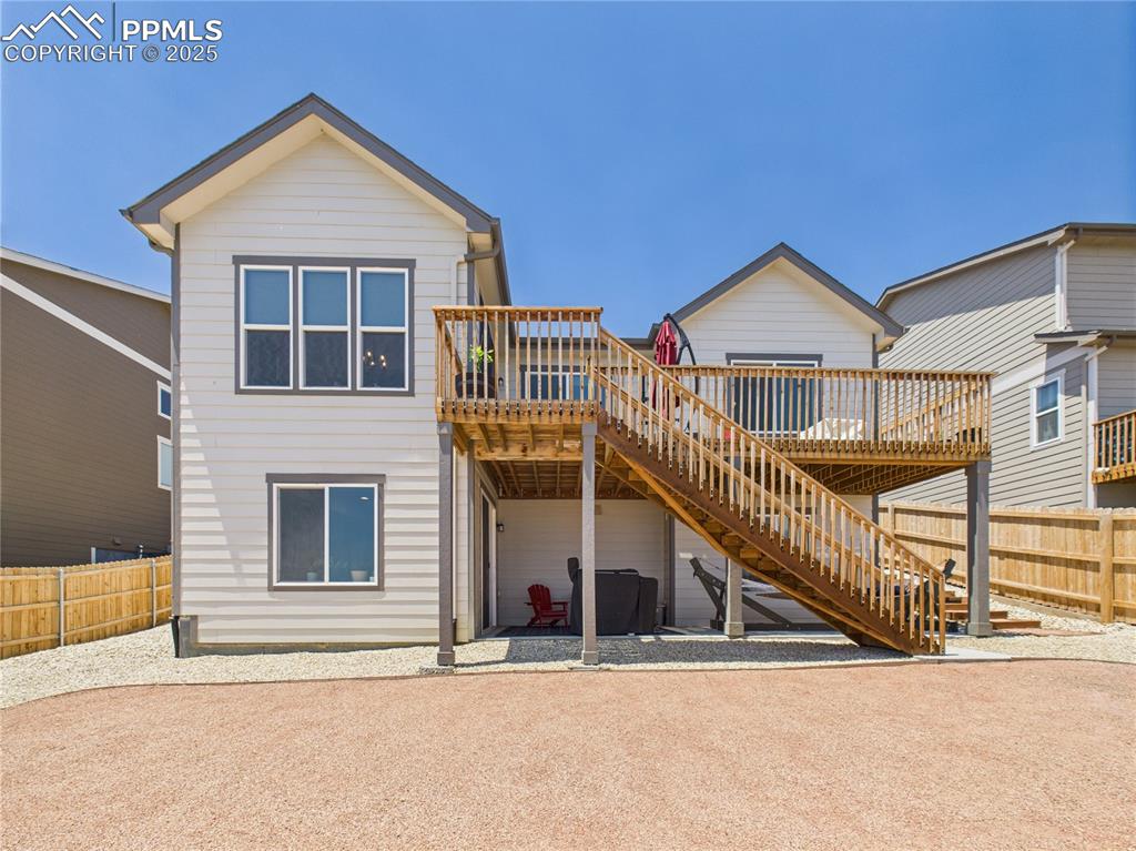 Image 46 of 48: Back of Structure