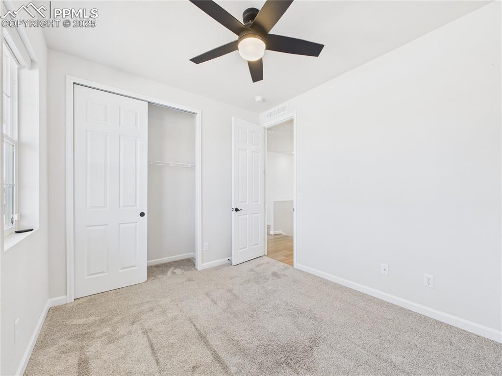 Image 7 of 48: Bedroom