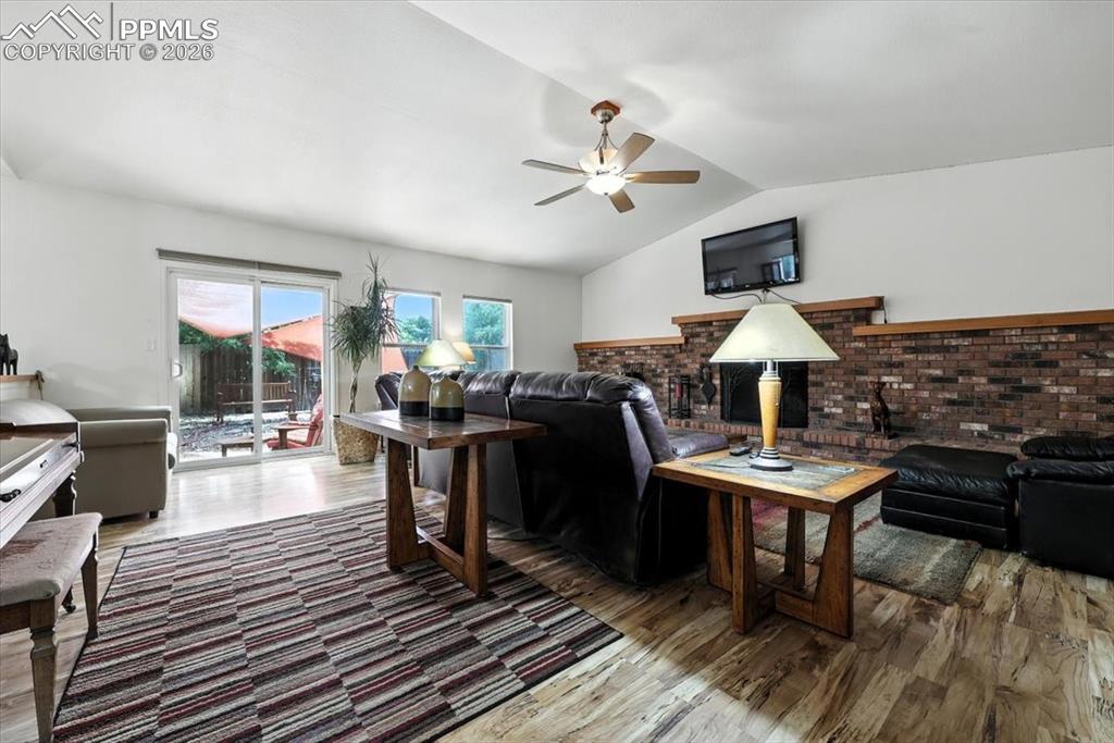 Image 12 of 31: Living Room