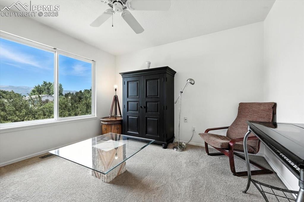 Image 22 of 31: Sitting Room