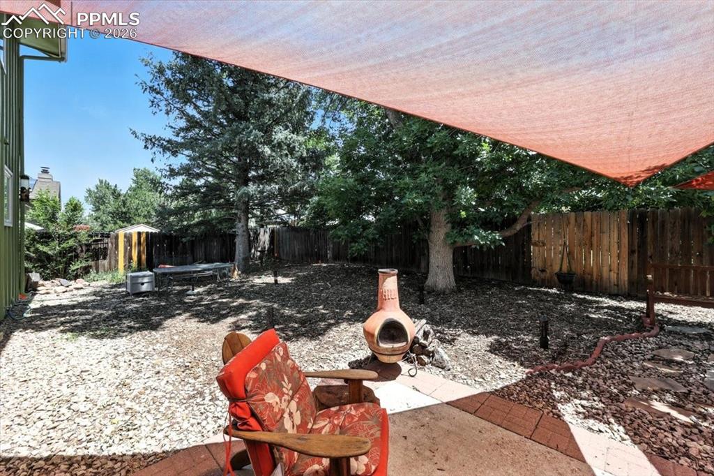 Image 28 of 31: Yard