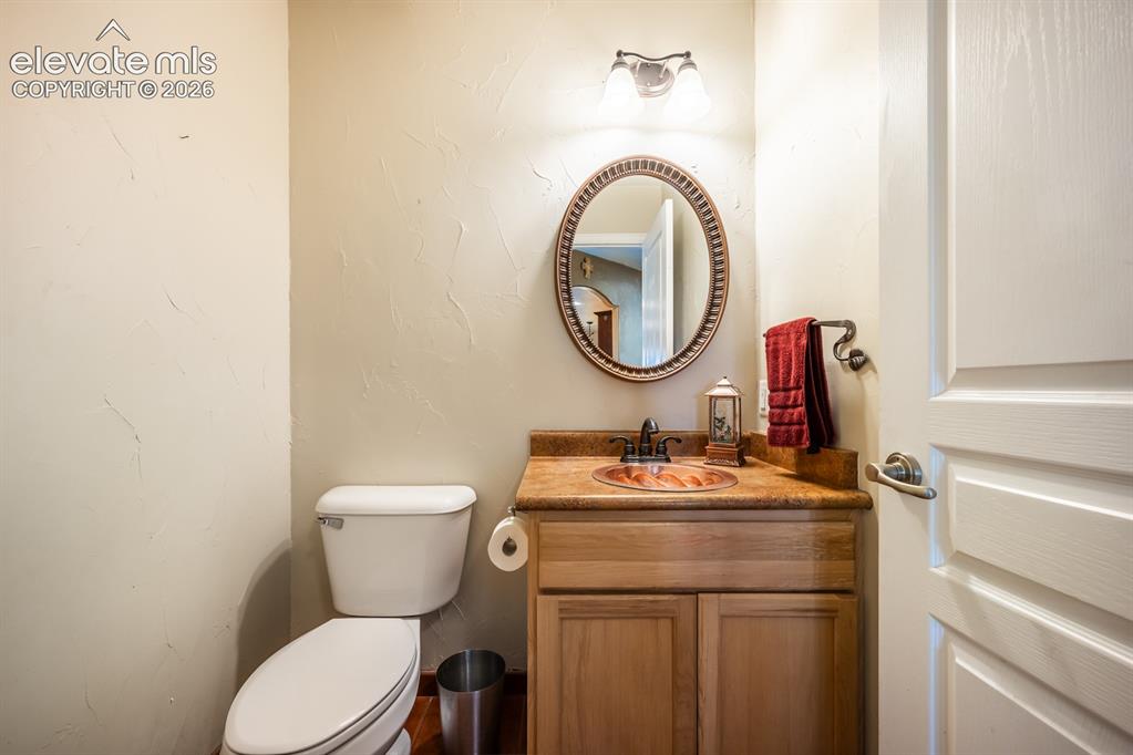 Image 18 of 50: Bathroom