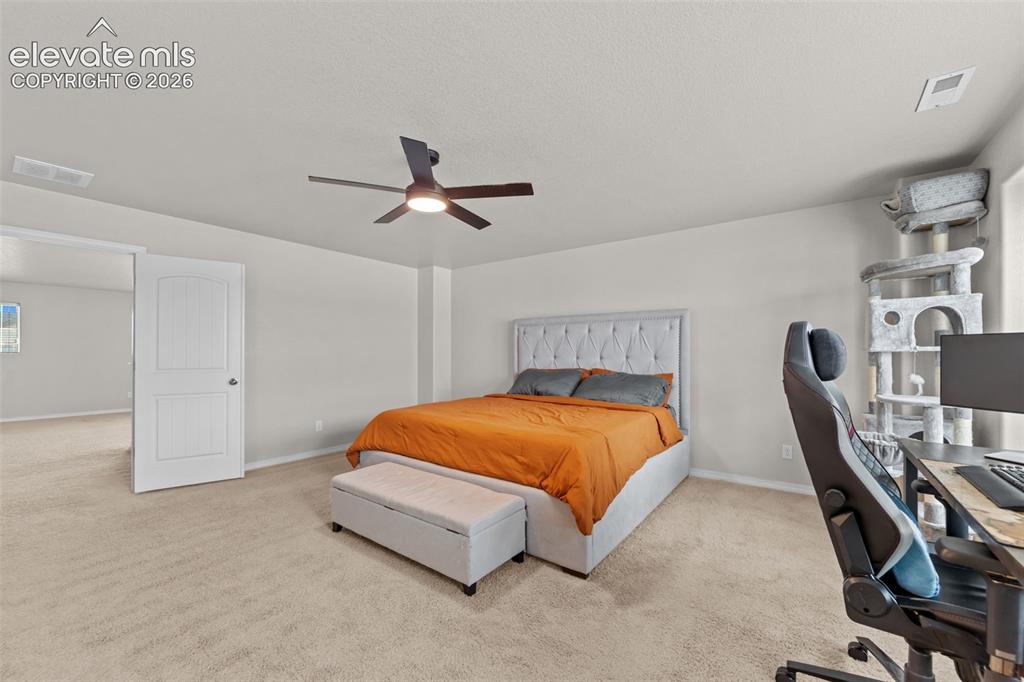 Image 15 of 33: Bedroom