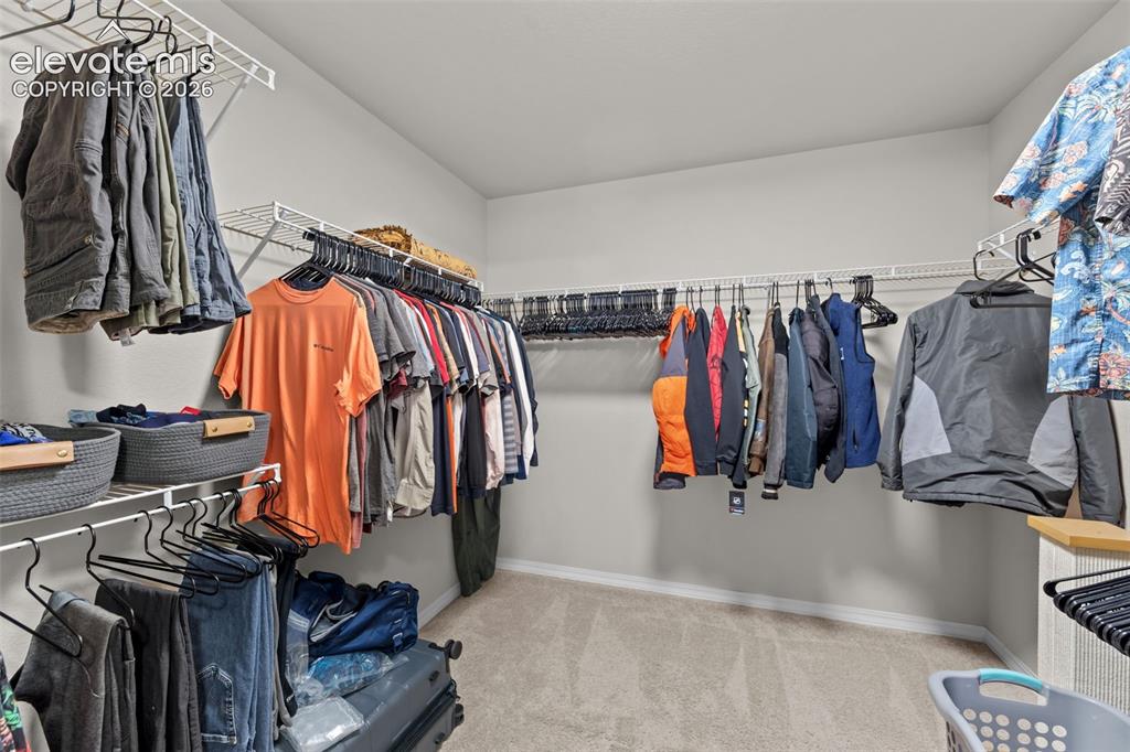 Image 19 of 33: Closet
