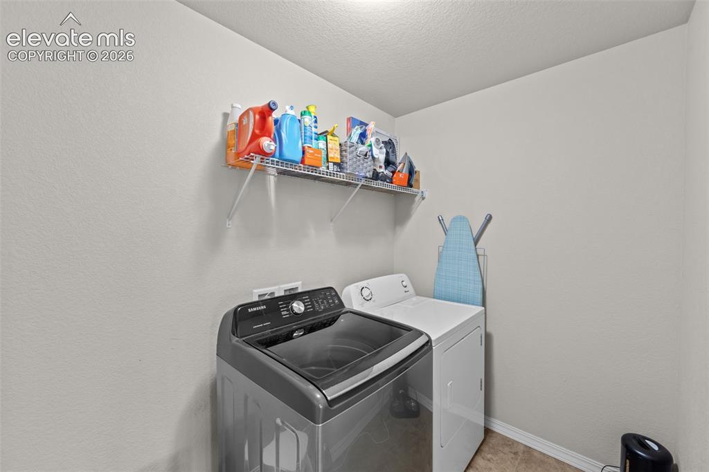 Image 23 of 33: Laundry