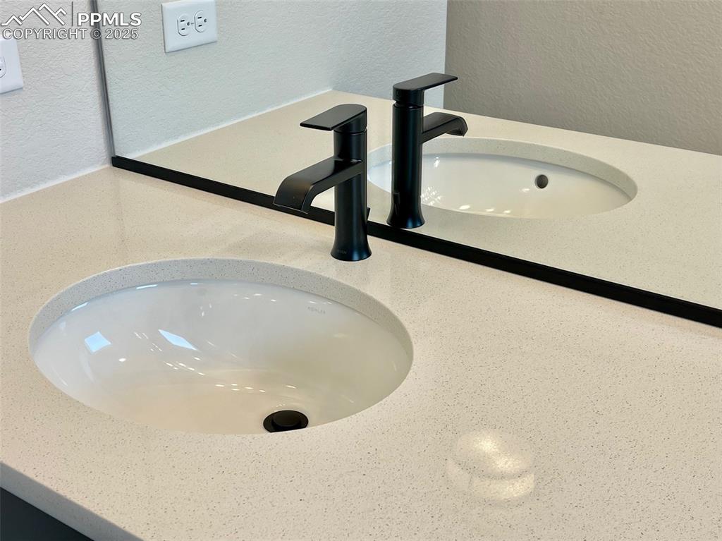 Image 18 of 25: Master Bathroom