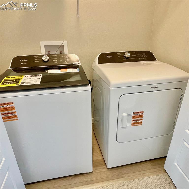 Image 21 of 25: Laundry