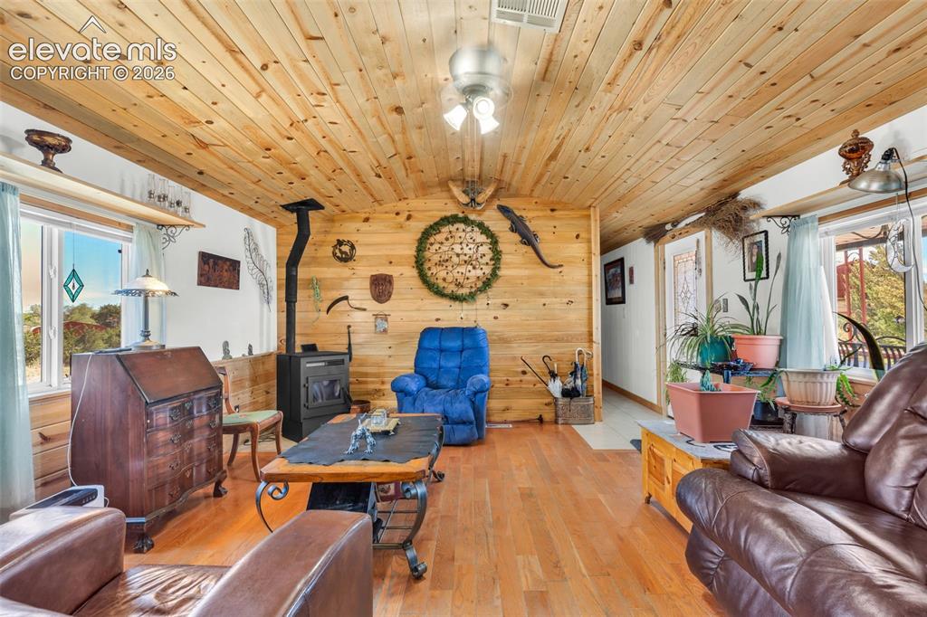 Image 12 of 45: Living Room