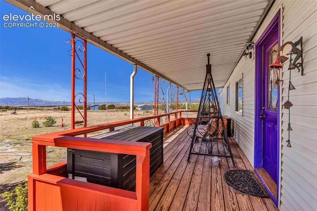 Image 8 of 45: Deck