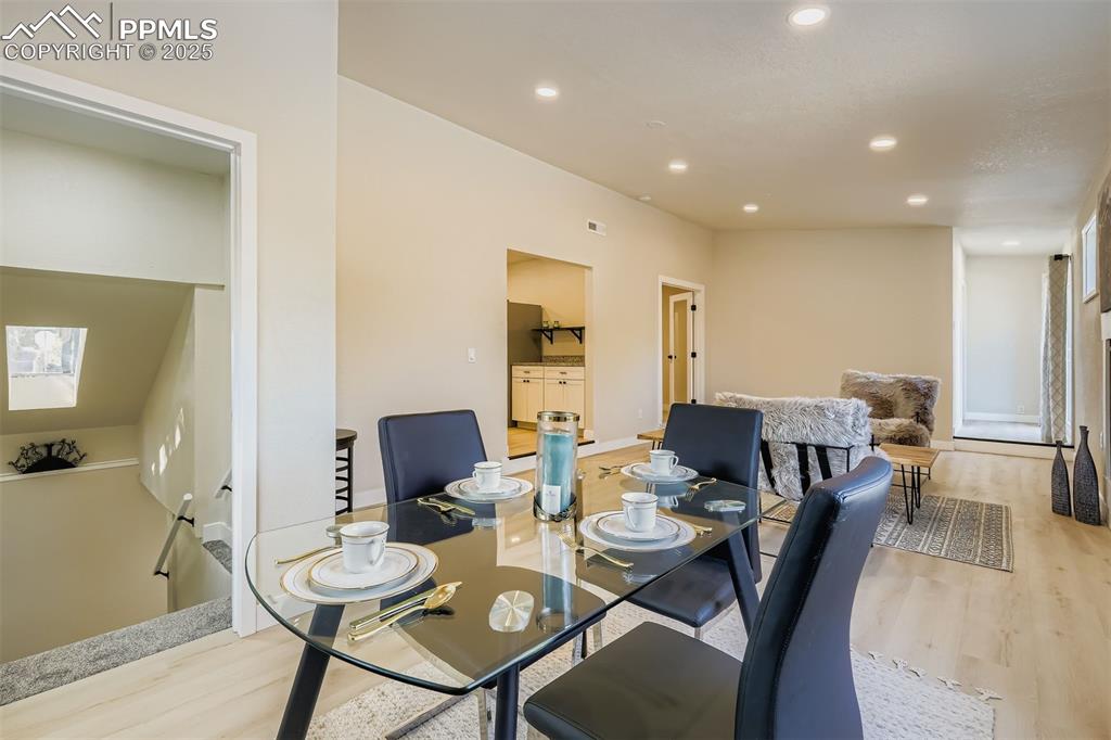 Image 11 of 31: Dining area in great room