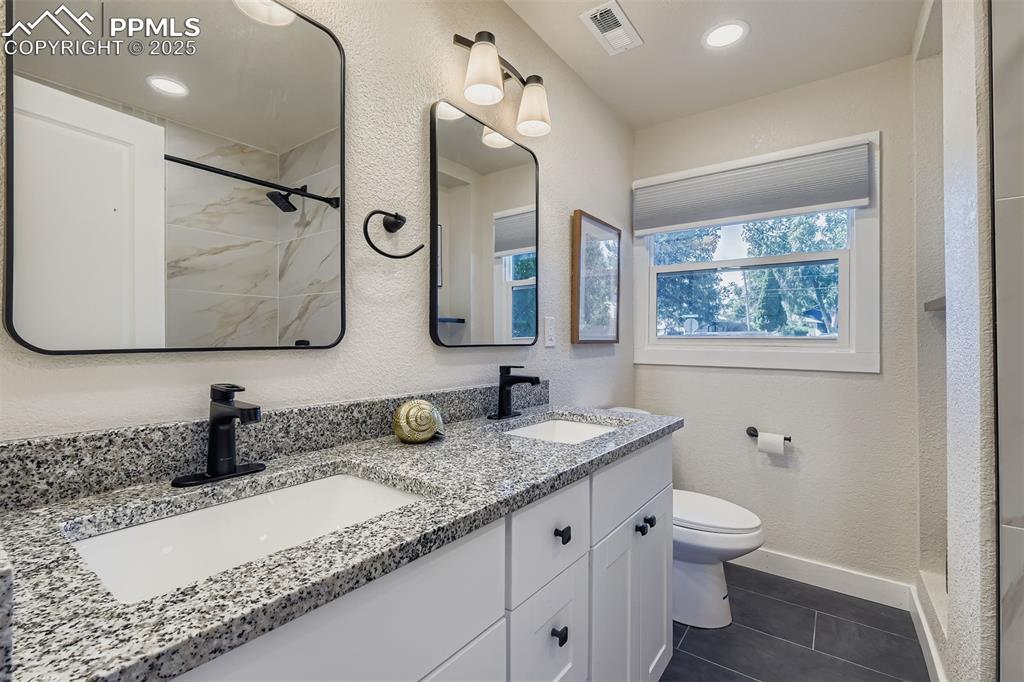 Image 15 of 31: Custom Main floor bath, all new