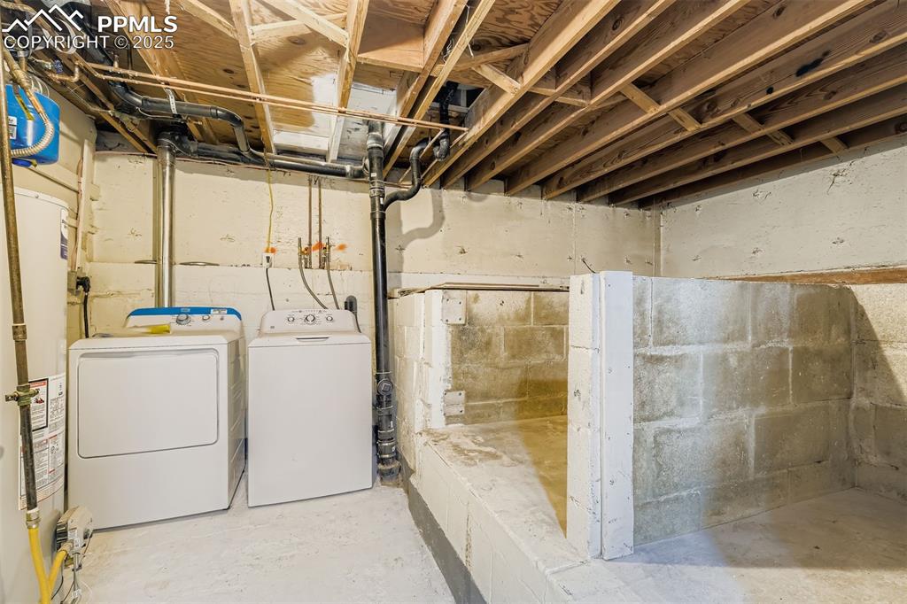 Image 26 of 31: Laundry area, basement
