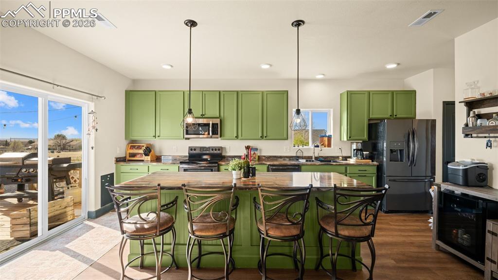 Image 12 of 48: Kitchen