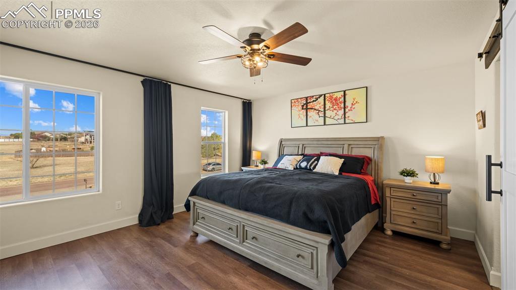 Image 23 of 48: Master Bedroom