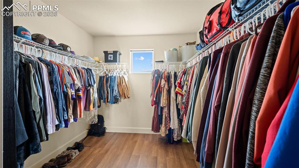 Image 26 of 48: Closet