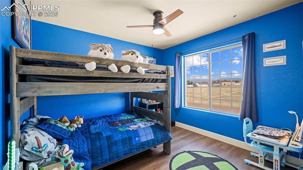 Image 29 of 48: Bedroom