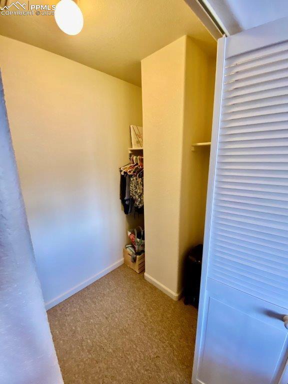 Image 10 of 16: Closet