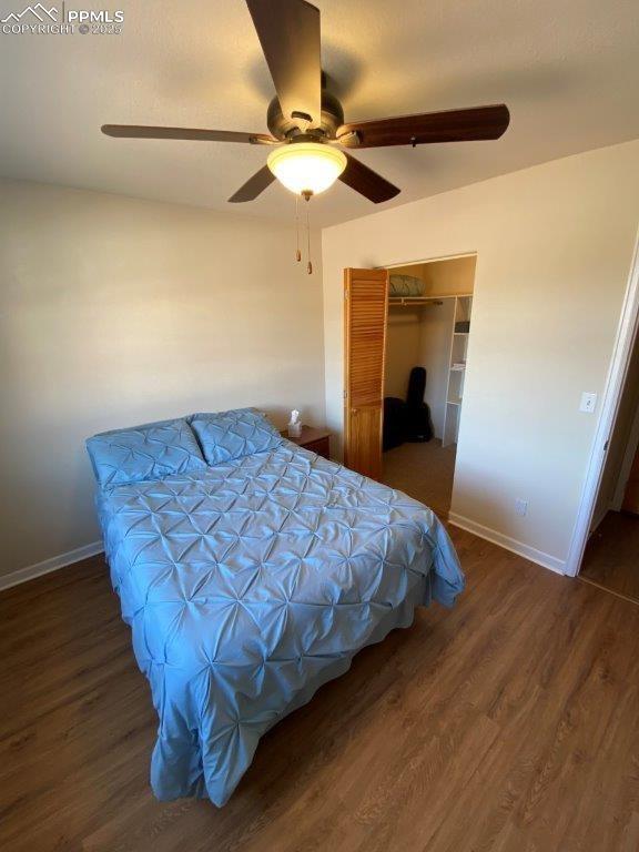 Image 12 of 16: Bedroom